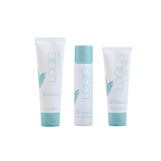 Logic by Forever™ – Routine visage 3 temps : nettoyer, tonifier, hydrater à l’aloe vera
